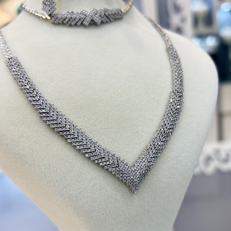 نیم ست نقره زنانه مدل سوپر لوکس جواهری مزین 43-1 نیم ست نقره زنانه مدل سوپر لوکس جواهری مزین 43-1