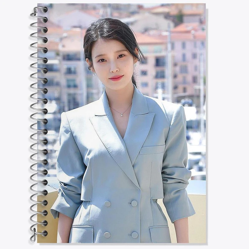 دفتر زبان 50 برگ خندالو مدل دو خط طرح آیو IU کد 19823