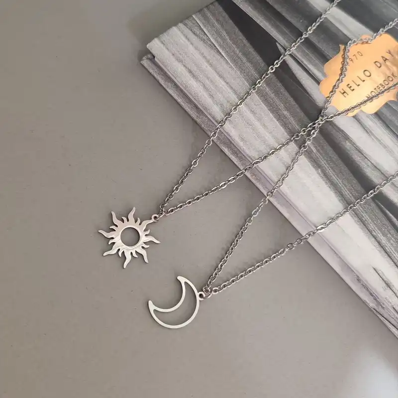 گردنبند مدل ماه و خورشید بسته دو عددی