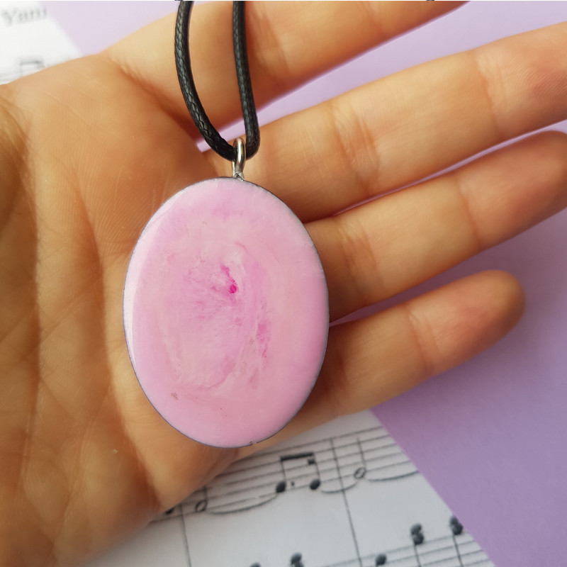 گردنبند دخترانه مدل رزینی طرح گربه گردنبند دخترانه مدل رزینی طرح گربه