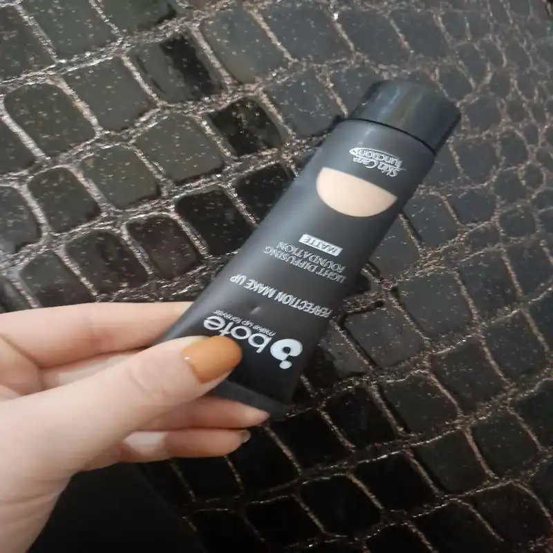 کرم پودر بوته مدل Foundation شماره 04 حجم 50 میلی لیتر