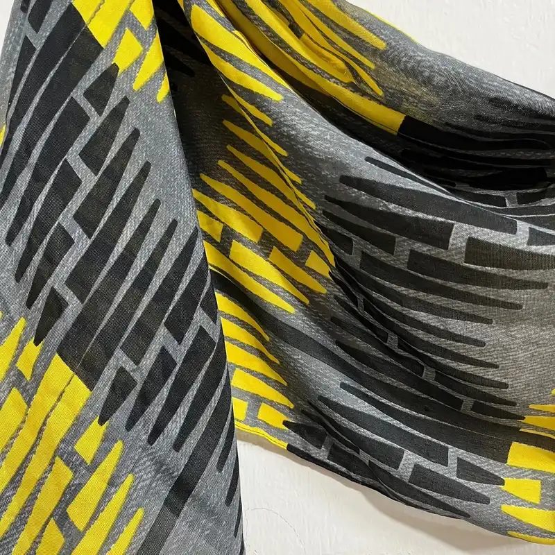 شال زنانه مدل مثلثی دور دوخت