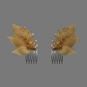 شانه مو زنانه مدل برگ کد 0020 بسته دو عددی