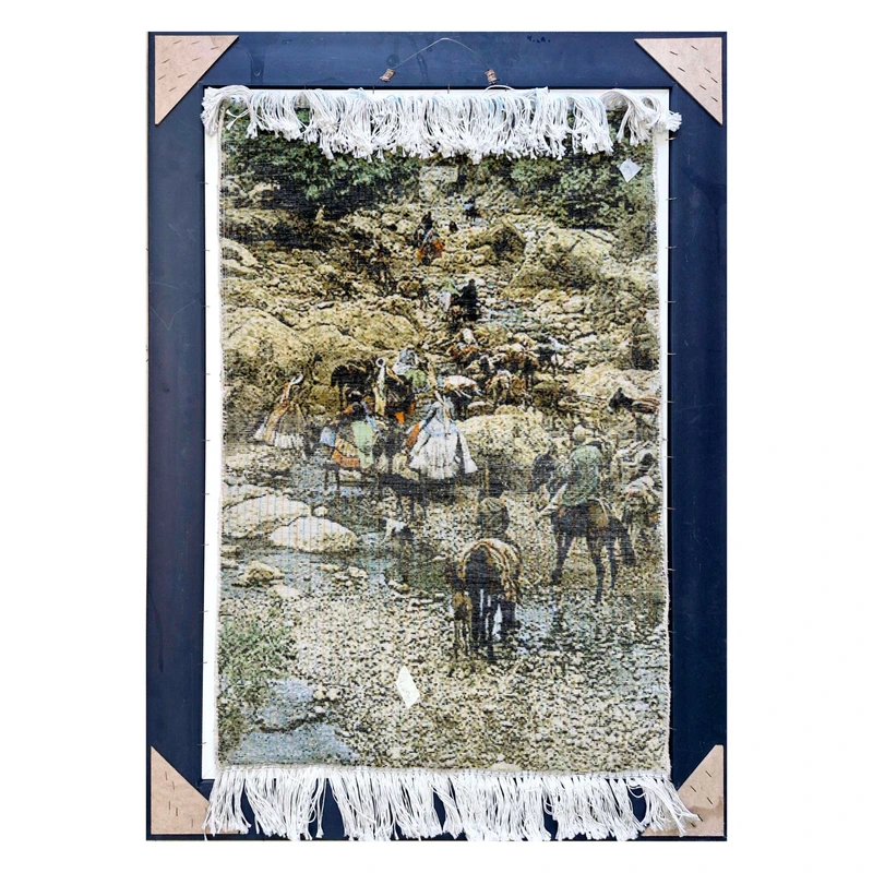 عکس شماره 4 : تابلو فرش دستباف طرح کوچ عشایر برجسته کد ۳۰۰۲