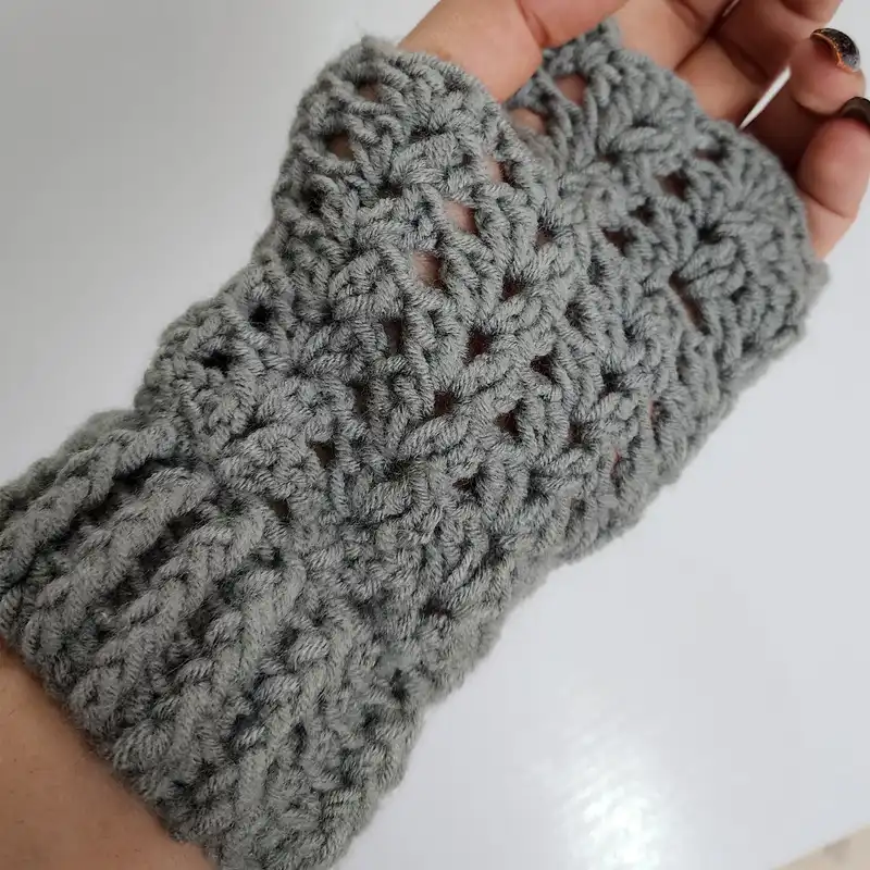 دستکش بافتنی زنانه مدل بدون انگشت دالبر