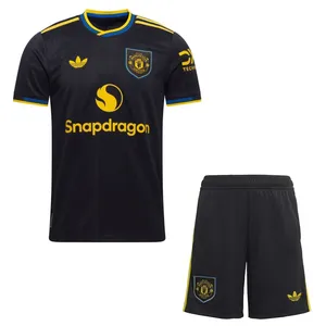 ست تی‌شرت آستین کوتاه و شلوارک ورزشی مردانه مدل منچستر یونایتد Third 2026