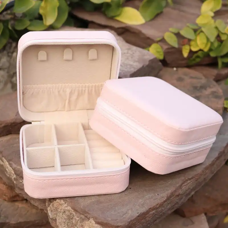 جعبه جواهرات مدل کوچک مربعی چرمی بسته هفت عددی