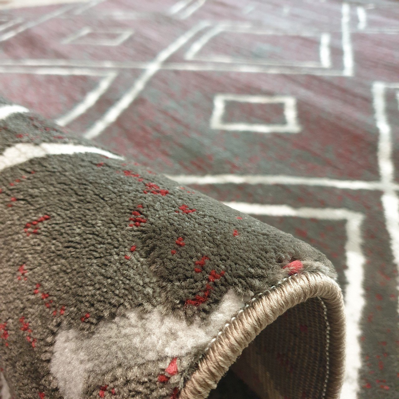 فرش ماشینی ساوین طرح 8019 زمینه دودی