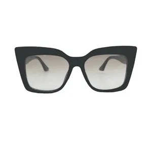 عینک آفتابی زنانه شانل مدل CH3558