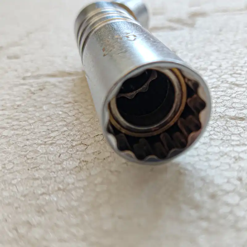 آچار بکس شمع مدل مگنتی کد DZ 014 سایز 14 میلی متر