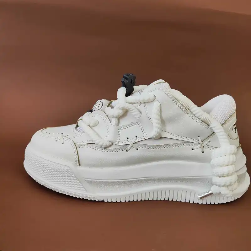 کفش راحتی زنانه مدل 2024