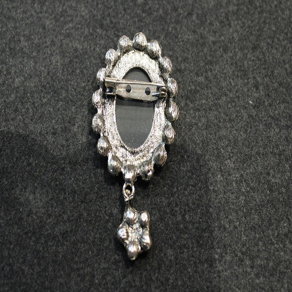 گل سینه زنانه کد Ki 0210 گل سینه زنانه کد Ki 0210