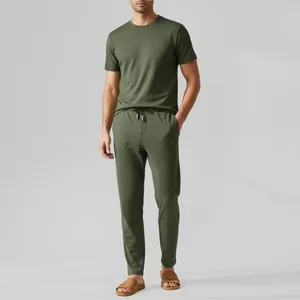 ست تی شرت آستین کوتاه و شلوار راحتی مردانه کد 202404