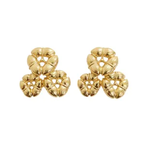 گوشواره میخی زنانه مدل گل مجلسی