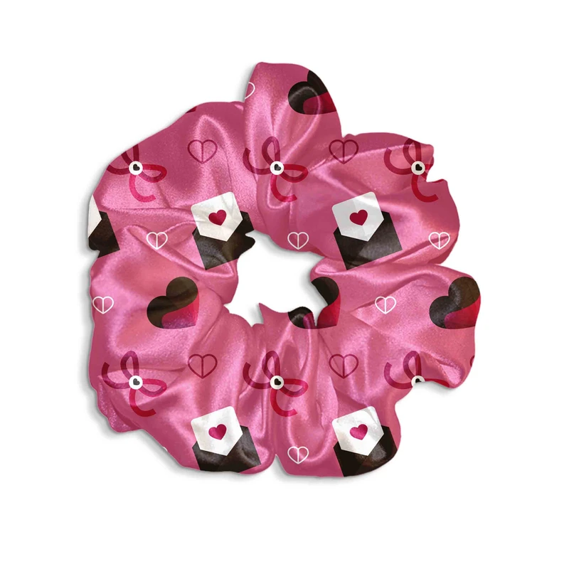 کش مو زنانه مدل اسکرانچی SCH0143 طرح نامه و شکلات