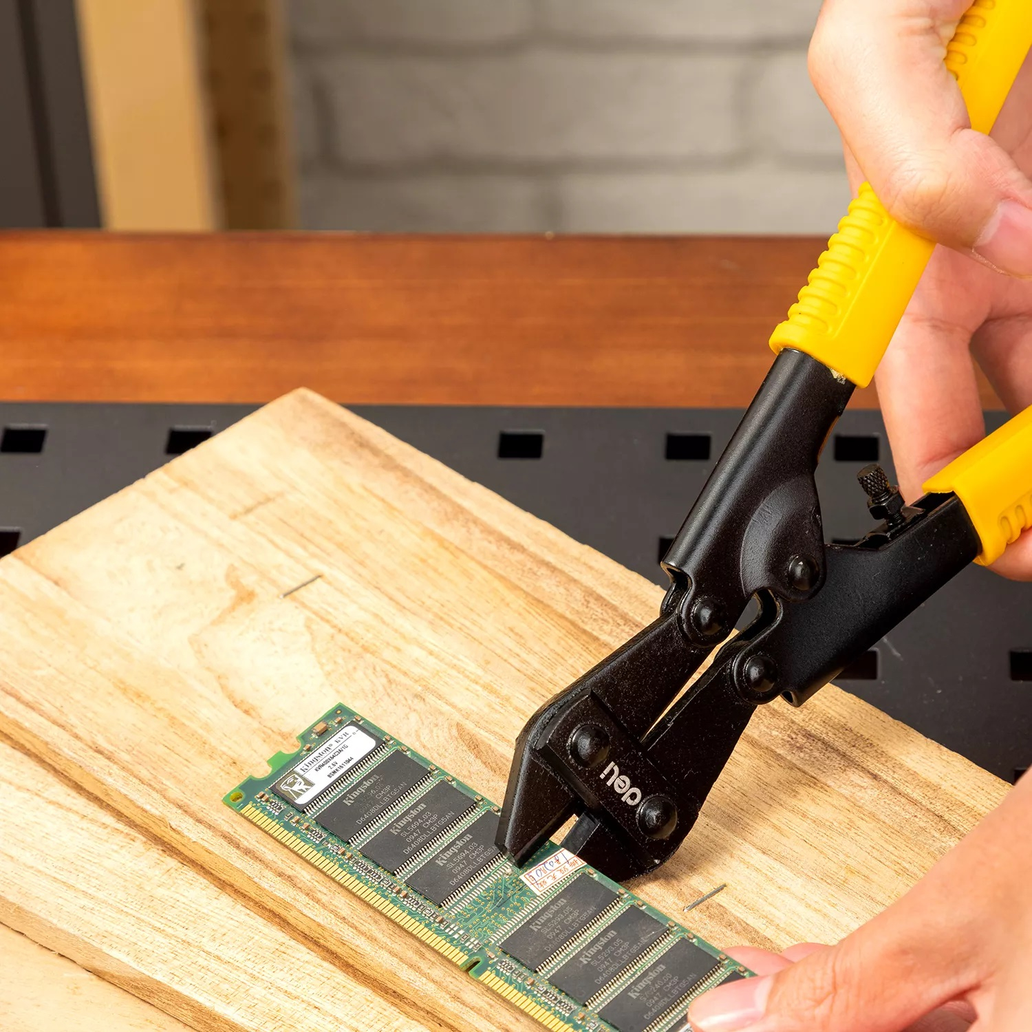 قیچی کابل بر دلی مدل DL2685C
