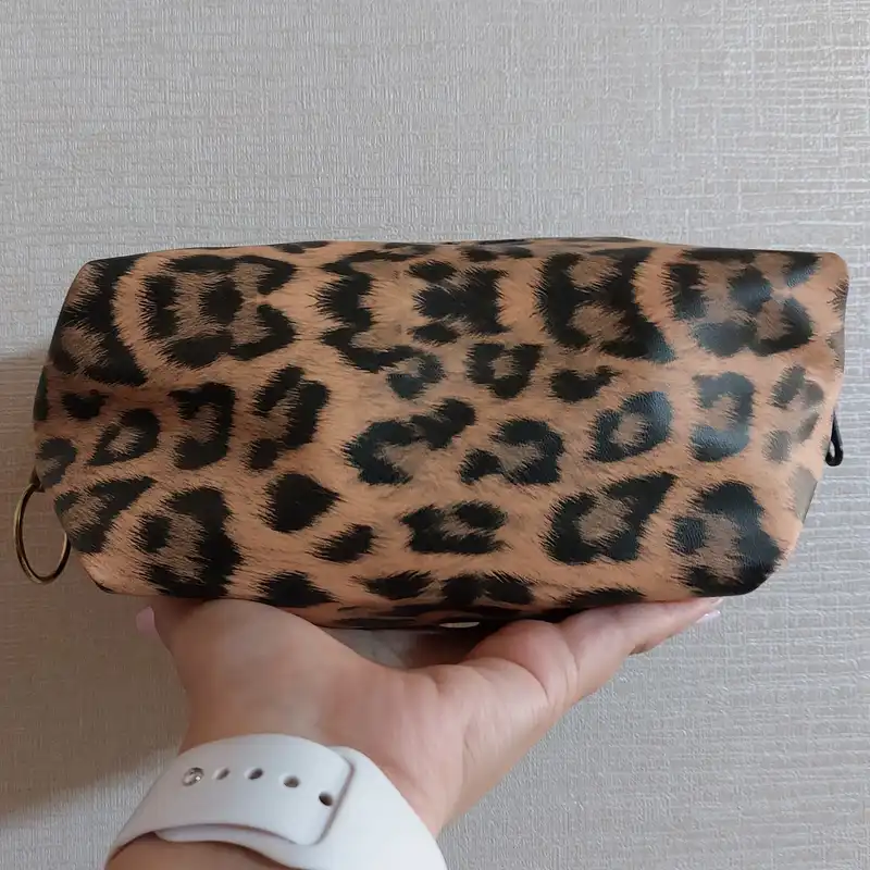 کیف لوازم آرایش زنانه مدل پلنگی