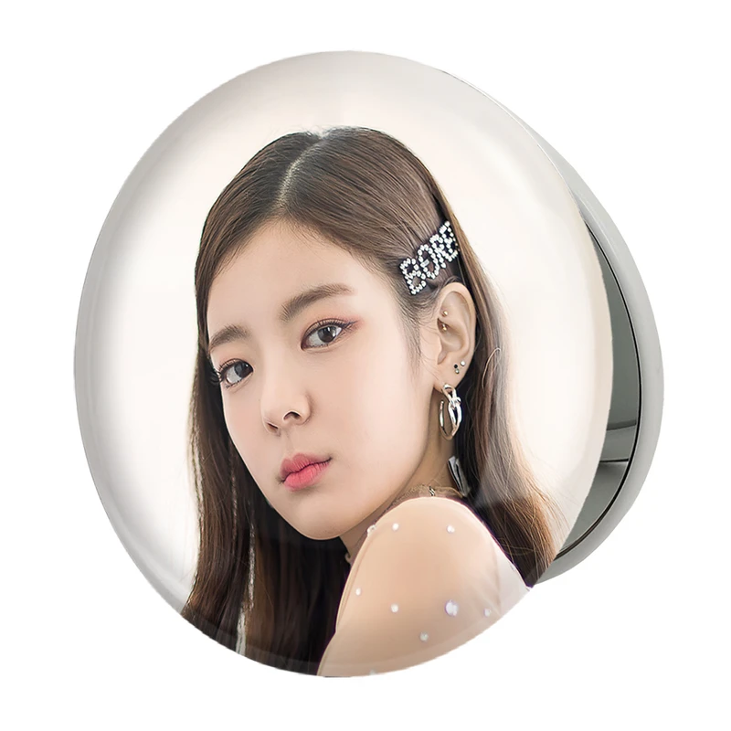 آینه جیبی خندالو طرح لیا گروه ایتزی ITZY مدل تاشو کد 20196 