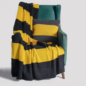 شال مبل و تخت مدل striped سایز 130x170 سانتی متر به همراه کاور کوسن