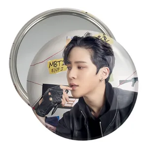 آینه جیبی خندالو مدل یونهو گروه ایتیز ATEEZ  کد 21217