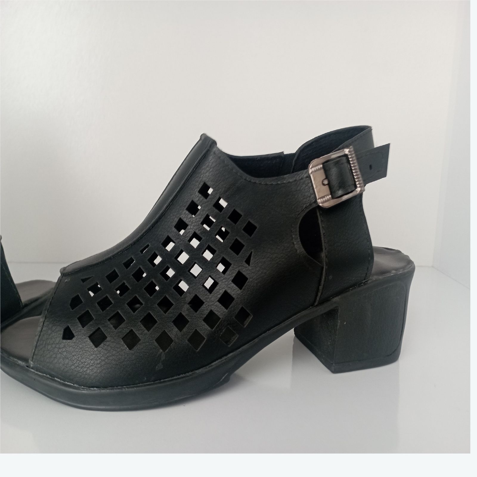 صندل زنانه مدل بغل سگک کد 97 - - 4