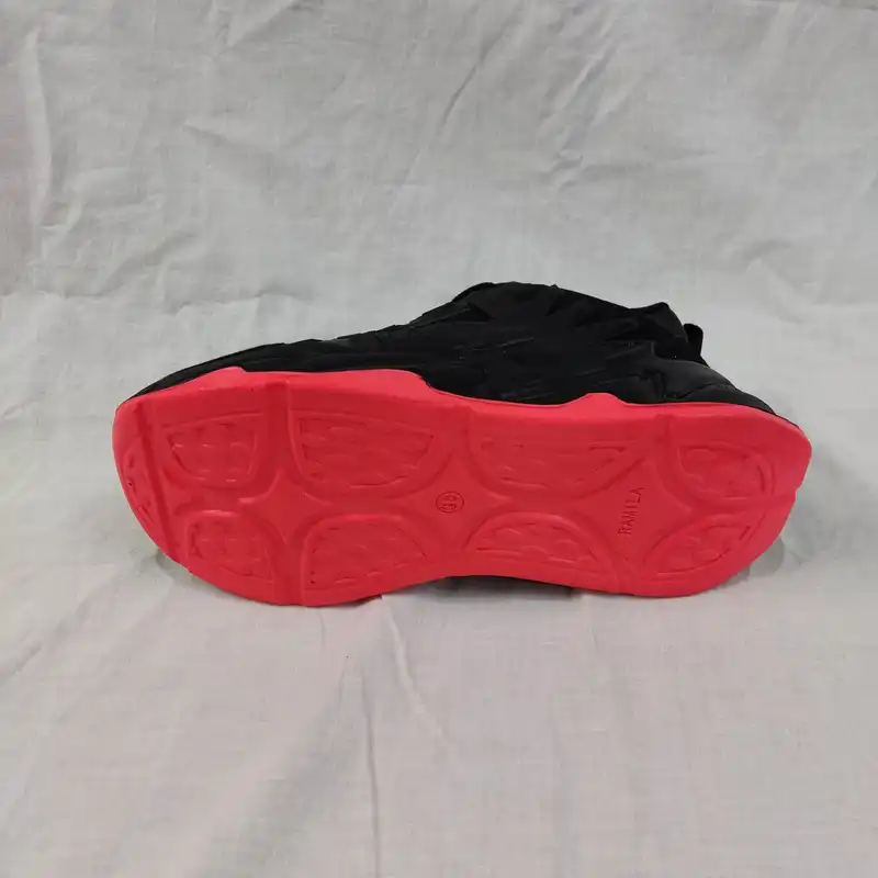 کفش پیاده روی زنانه رامیلا مدل 555 رنگ مشکی