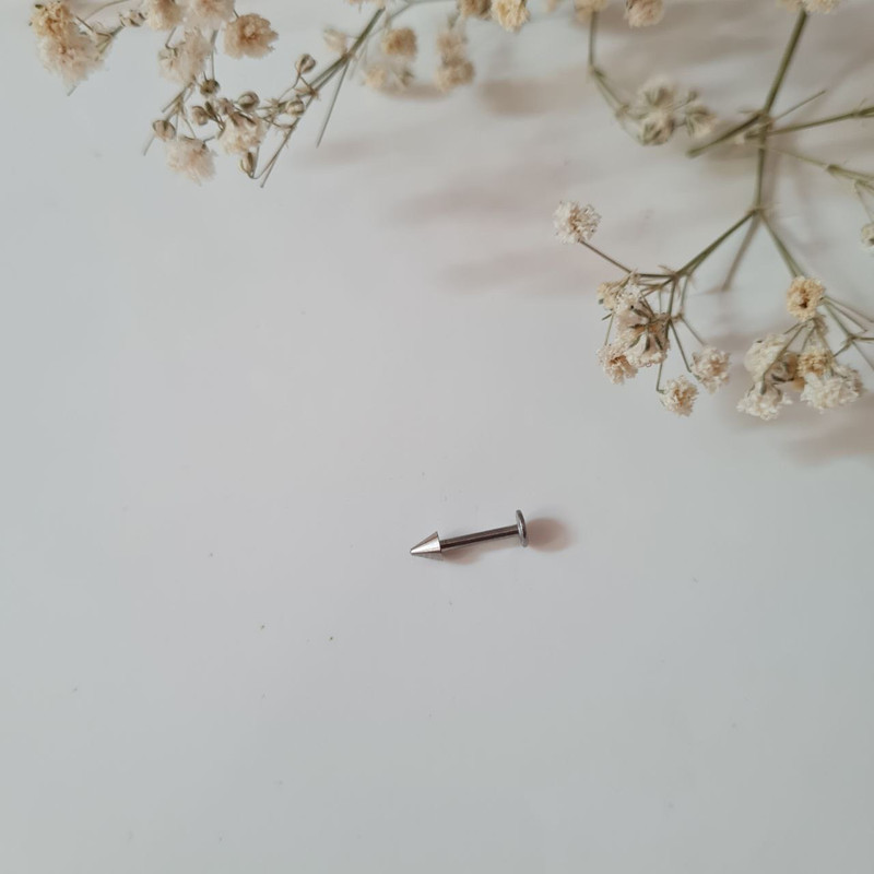 پیرسینگ مدل مثلثی تیغی کد RS