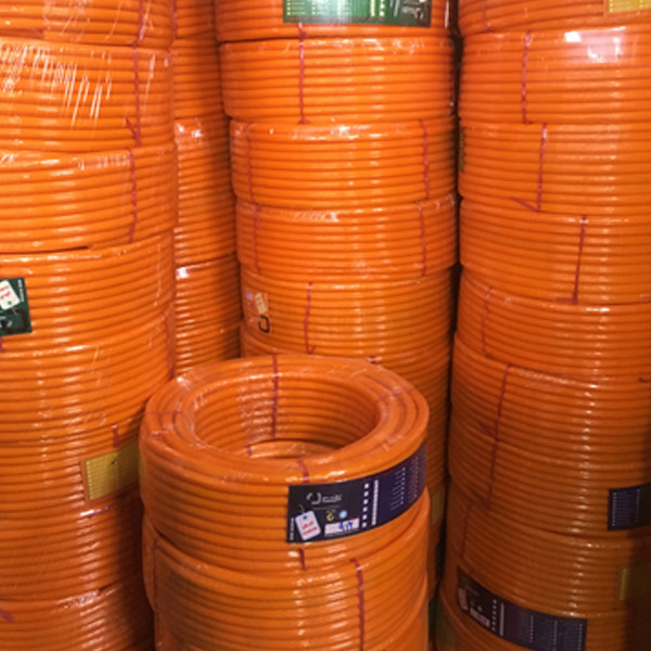 شلنگ آبیاری تولیدی تابش صنعت مدل 3 لایه کد 912