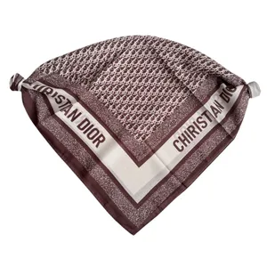 مینی اسکارف زنانه مدل نخی نوشته دار حاشیه ساده