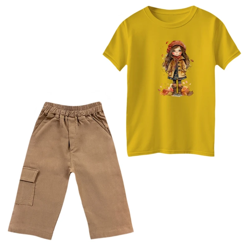 ست تی‌شرت و شلوارک دخترانه مدل دخترک پاییزی رنگ زرد