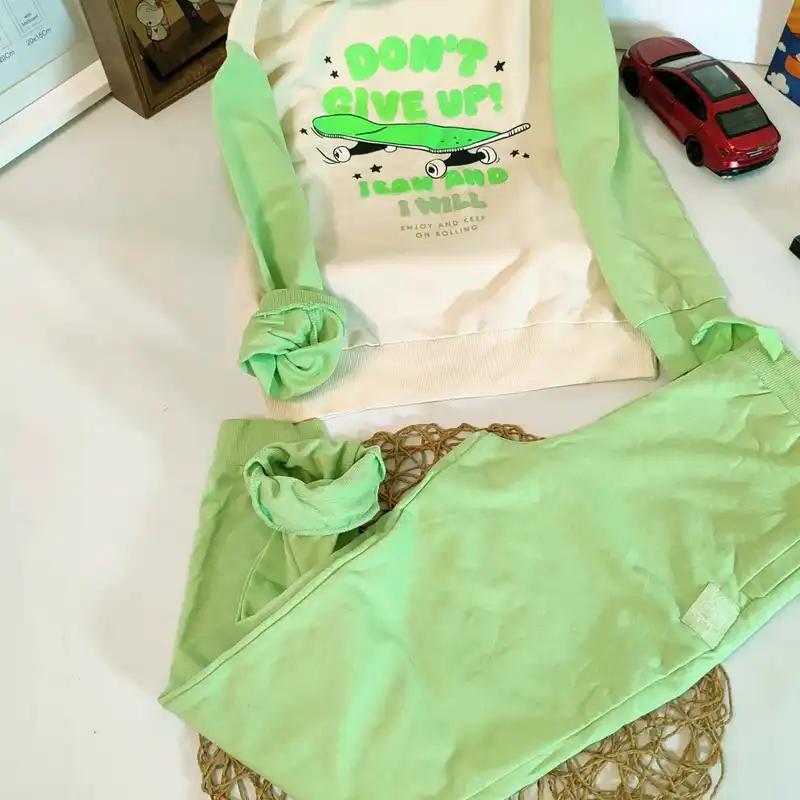 ست سویشرت و شلوار پسرانه مدل اسکیت بورد