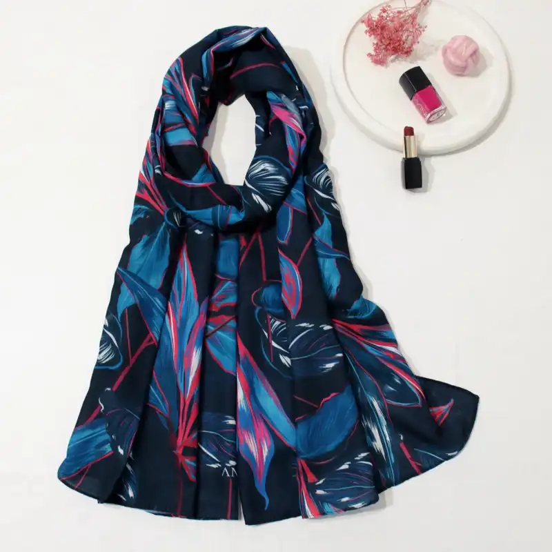 شال زنانه مدل بهاره نخی کد 4075