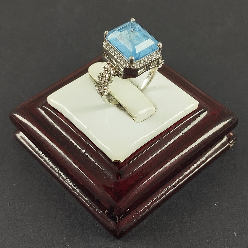 انگشتر نقره زنانه سلین کالا مدل توپاز کد 28 انگشتر نقره زنانه سلین کالا مدل توپاز کد 28