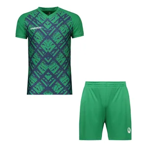 ست تی‌شرت آستین کوتاه و شلوارک ورزشی مردانه مکرون مدل دورا