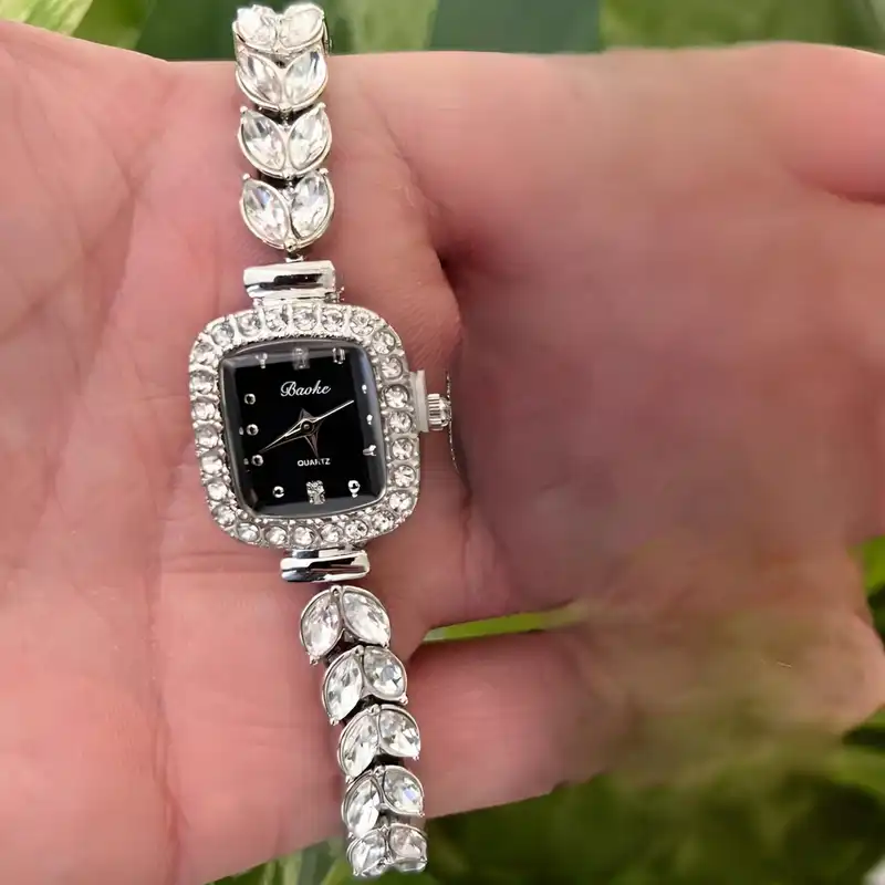 ساعت مچی عقربه ای زنانه بااُک مدل بند نگین گندمی دور نگین کد 2