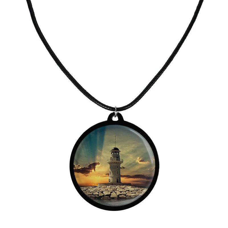 گردنبند مدل دو طرفه طرح جزیره فانوس دریایی و دریا کد 1038