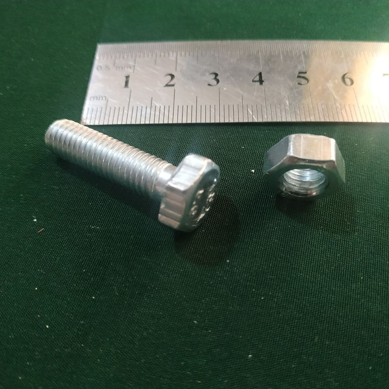 پیچ و مهره مدل PM8  بسته 4 عددی