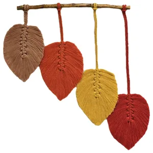 آویز مکرومه مدل برگ پاییز