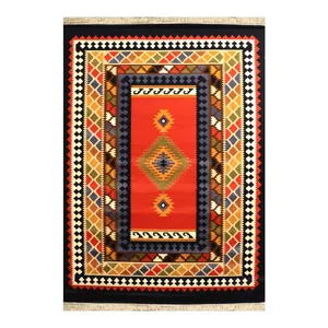 فرش ماشینی 320 شانه زمینه لاکی حاشیه سرمه ای مدل ستاره کویر یزد کلکسیون شاهسون کد SH-O220-8859