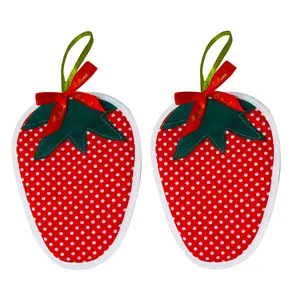 دستگیره آشپزخانه سلطانی طرح عروسکی مدل توت فرنگی بسته 2 عددی