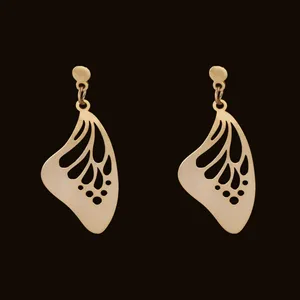 گوشواره طلا 18 عیار زنانه آمانژ مدل پروانه کد D10005