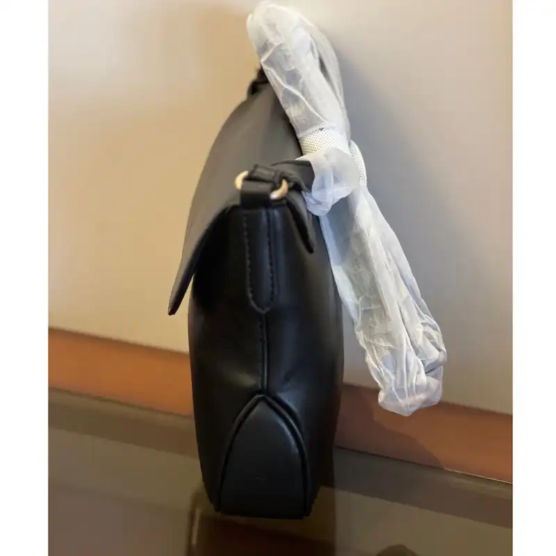 کیف کراس بادی زنانه ورساچه 19.69 مدل PALOMA