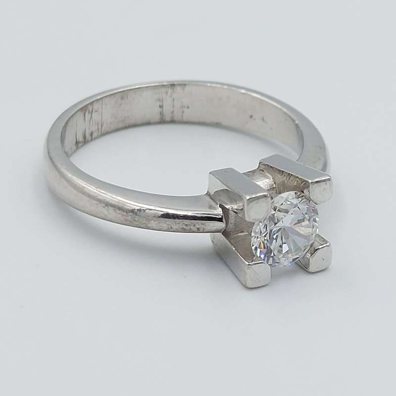 انگشتر نقره زنانه مدل جواهری کد 20560