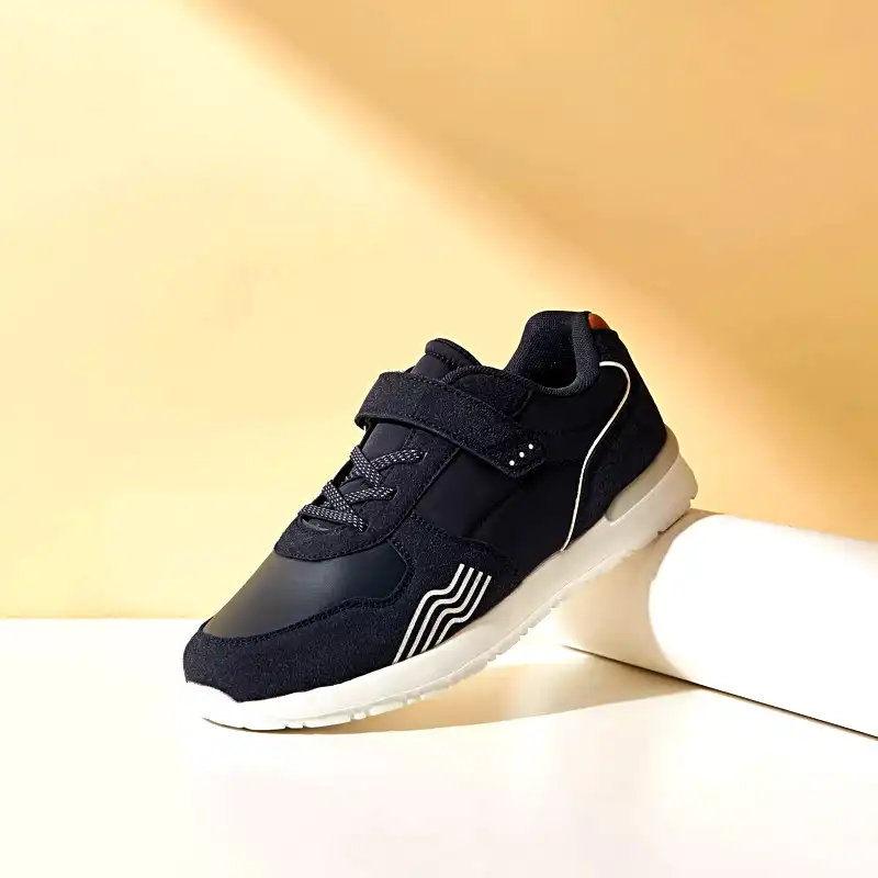 کفش راحتی پسرانه مکس مدل Textured Hook and Loop