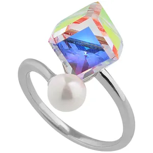 انگشتر زنانه سواروسکی مدل مکعب و مروارید کد 120032