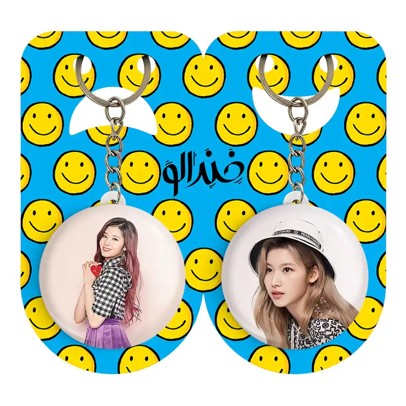 جاکلیدی خندالو مدل سانا گروه توایس TWICE کد 1991719920 مجموعه 2 عددی