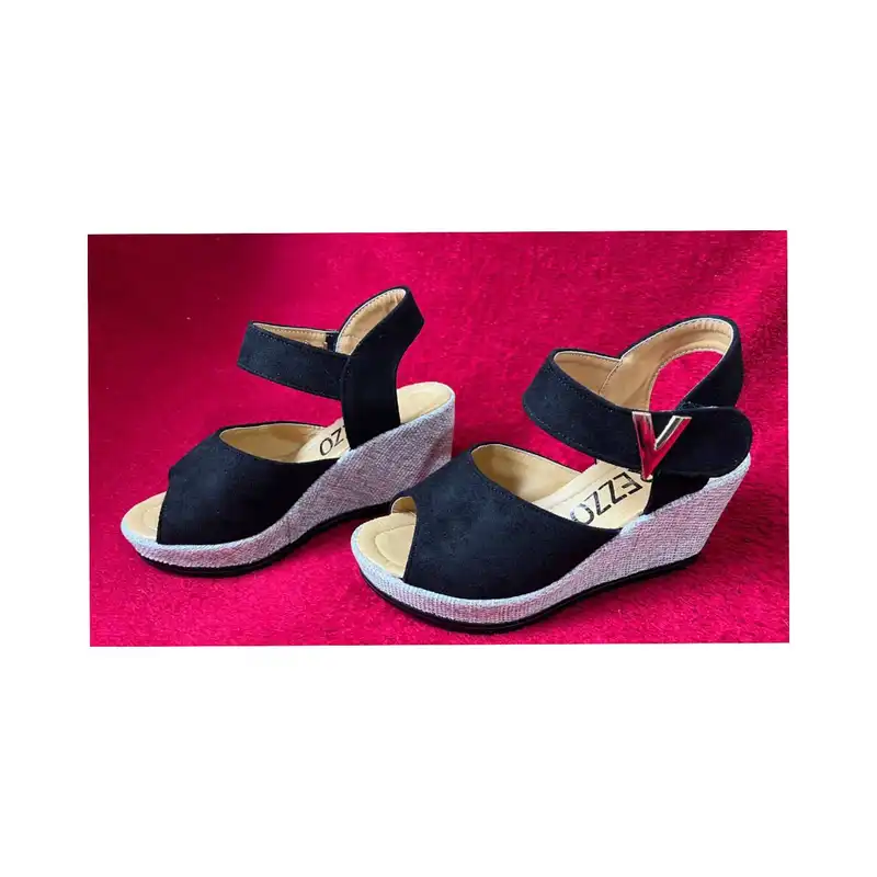 صندل زنانه مدل کنفی V