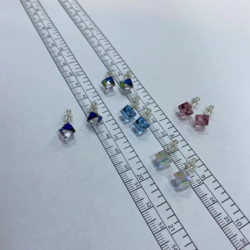 گوشواره زنانه سواروسکی مدل مکعب کد E3505