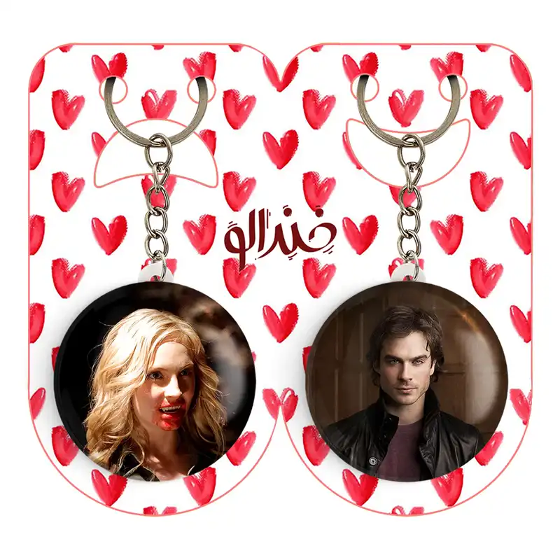 جاکلیدی خندالو مدل دیمون و کارولاین فوربز خاطرات یک خون آشام The Vampire Diaries کد 2025620250 مجموعه 2 عددی