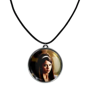 گردنبند خندالو مدل الینا گیلبرت خاطرات یک خون آشام The Vampire Diaries کد 2028020283 